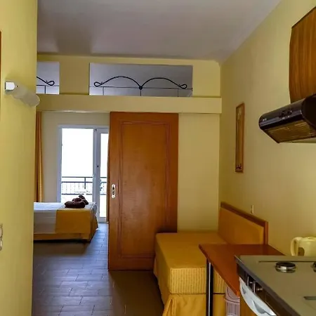 Apartment Coloma Pefkos